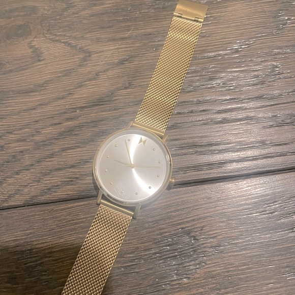 MVMT gold women watch - Picture 2 of 5